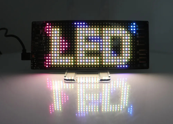 Segnali di animazione a LED in modalità personalizzata per autovetture 5VDC USB / 2A Scrolling Text 120x595mm Display Screen